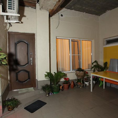 Guest House Esma Sukhumi Ngoại thất bức ảnh