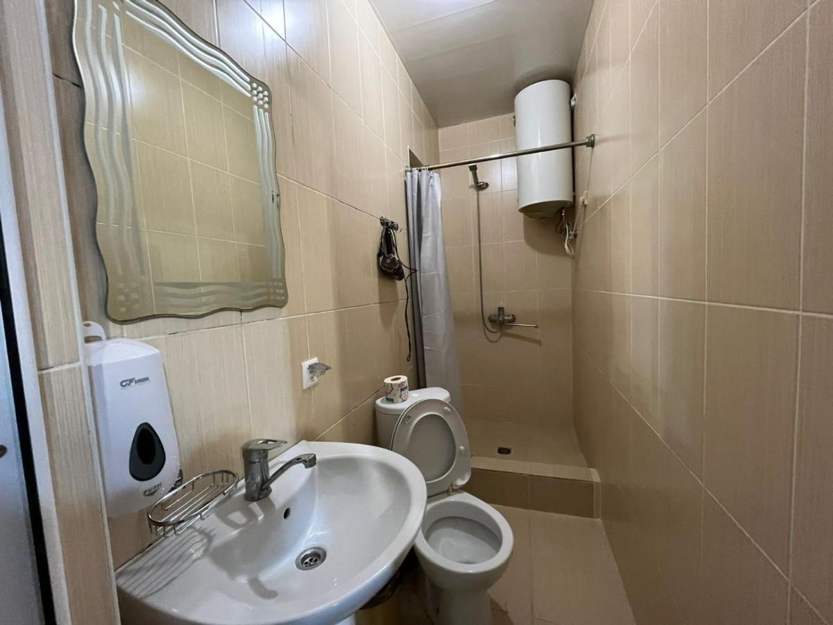 Guest House Esma Sukhumi Ngoại thất bức ảnh