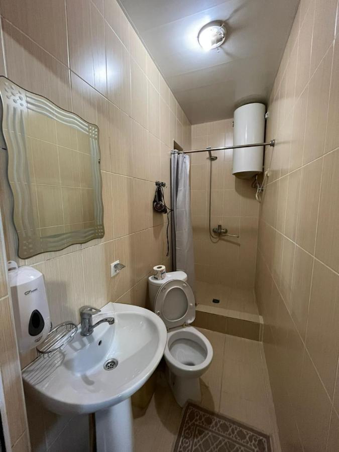 Guest House Esma Sukhumi Ngoại thất bức ảnh