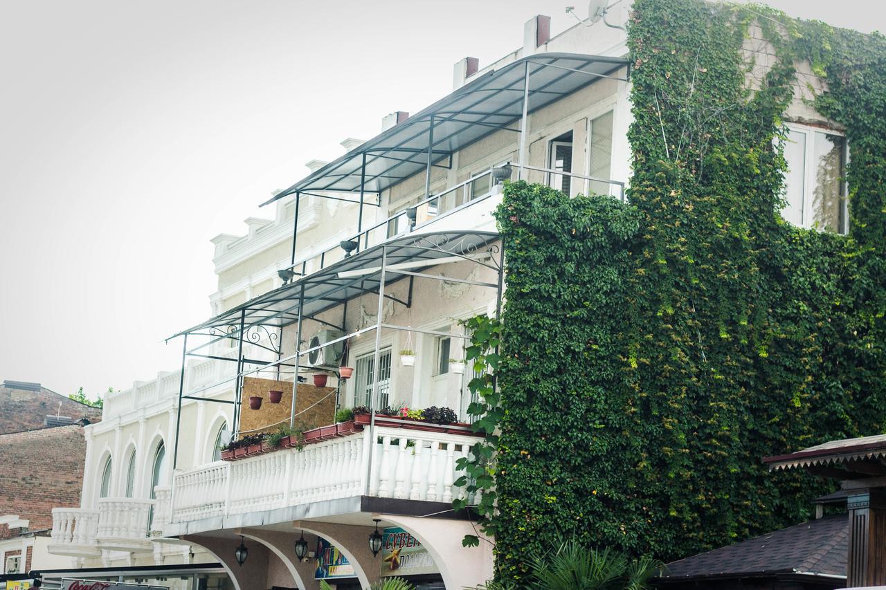 Guest House Esma Sukhumi Ngoại thất bức ảnh