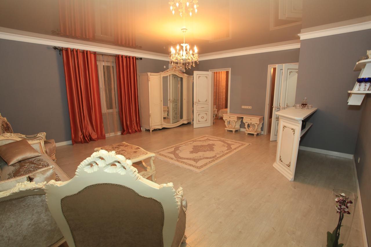 Guest House Esma Sukhumi Ngoại thất bức ảnh