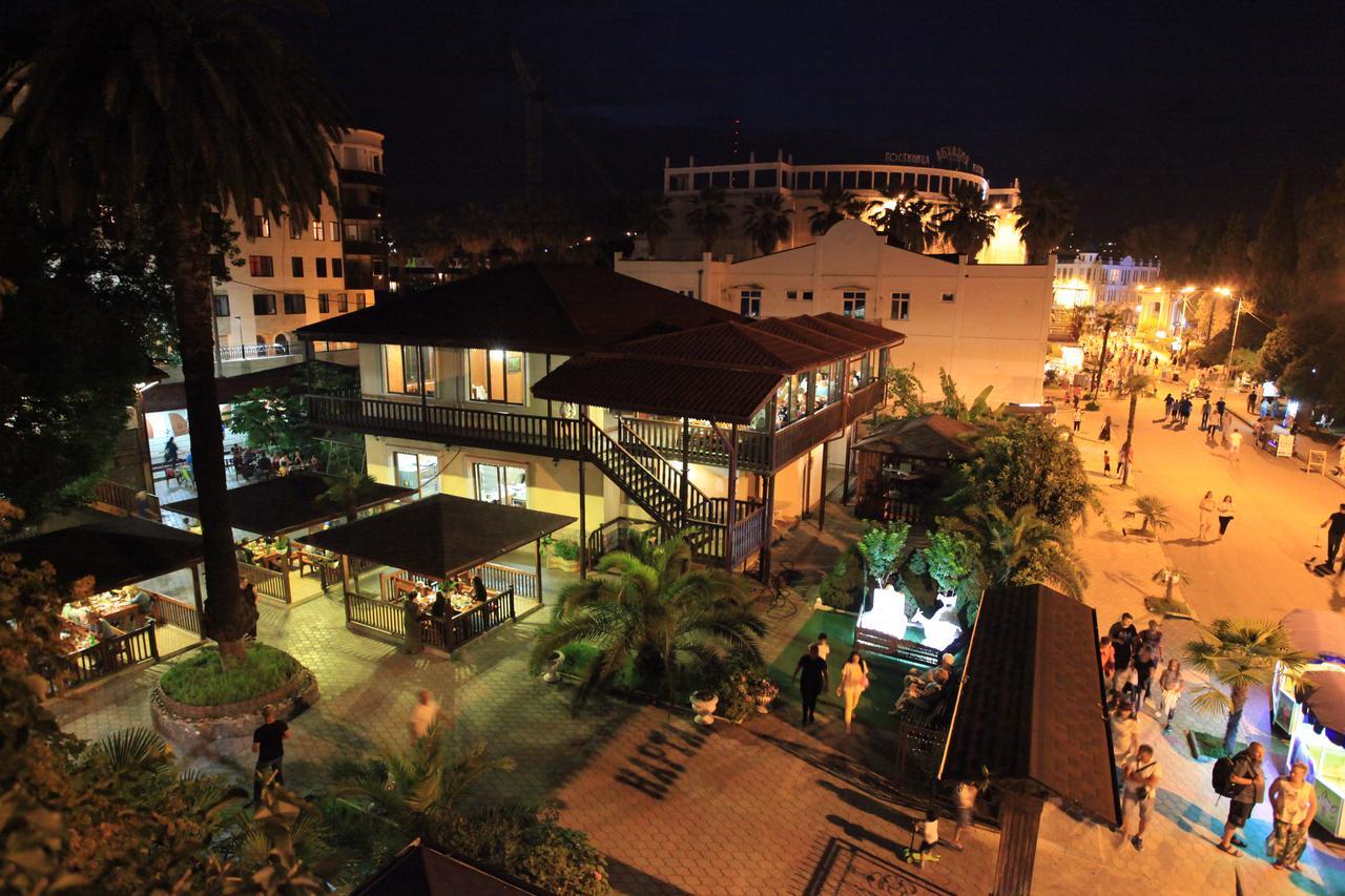 Guest House Esma Sukhumi Ngoại thất bức ảnh