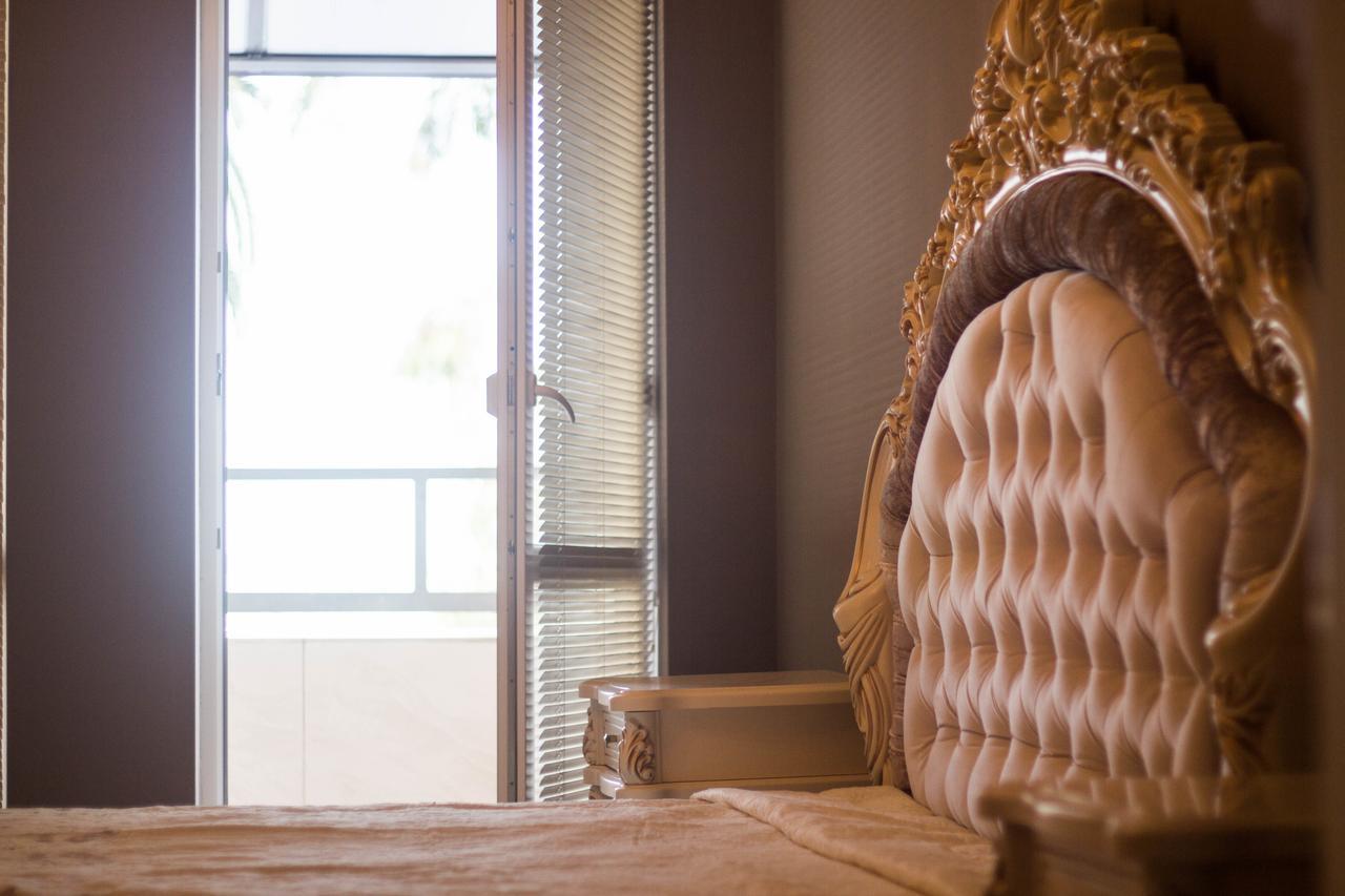 Guest House Esma Sukhumi Ngoại thất bức ảnh