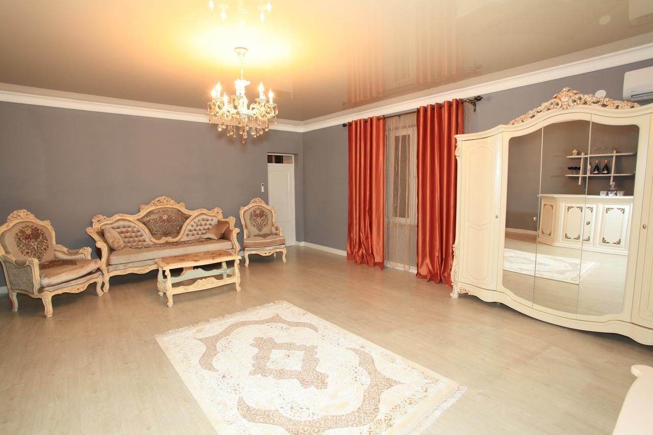 Guest House Esma Sukhumi Ngoại thất bức ảnh