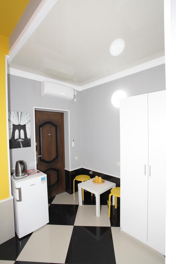 Guest House Esma Sukhumi Ngoại thất bức ảnh